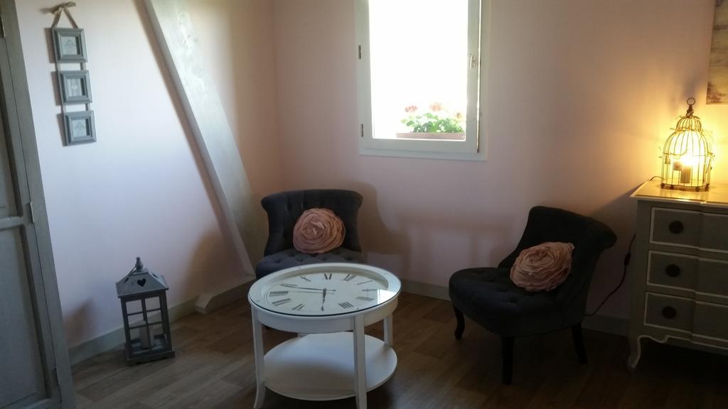 La Maison Sur Les Nuages Hotel Saint-Christophe  Room photo